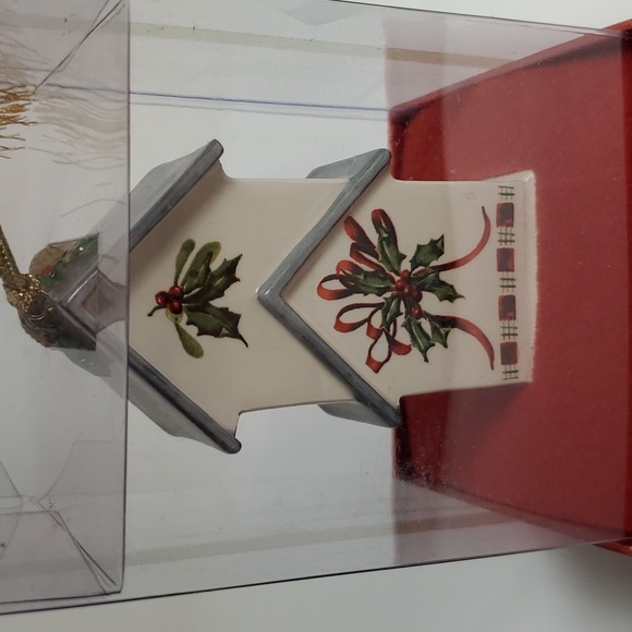 Lenox "Winter Greetings Birdhouse" Ornament - Picture 3 of 6